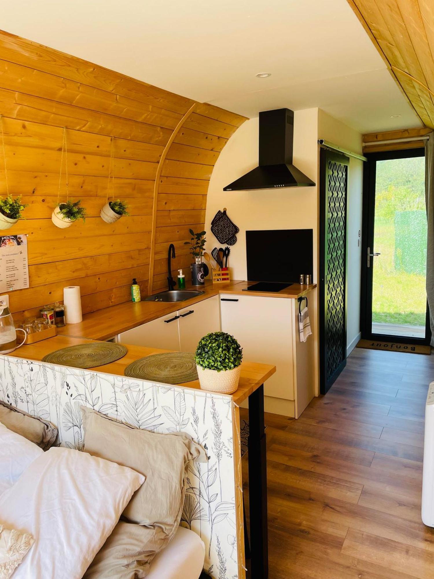 Logement Insolite : La Ruche Verte Monts-sur-Guesnes エクステリア 写真