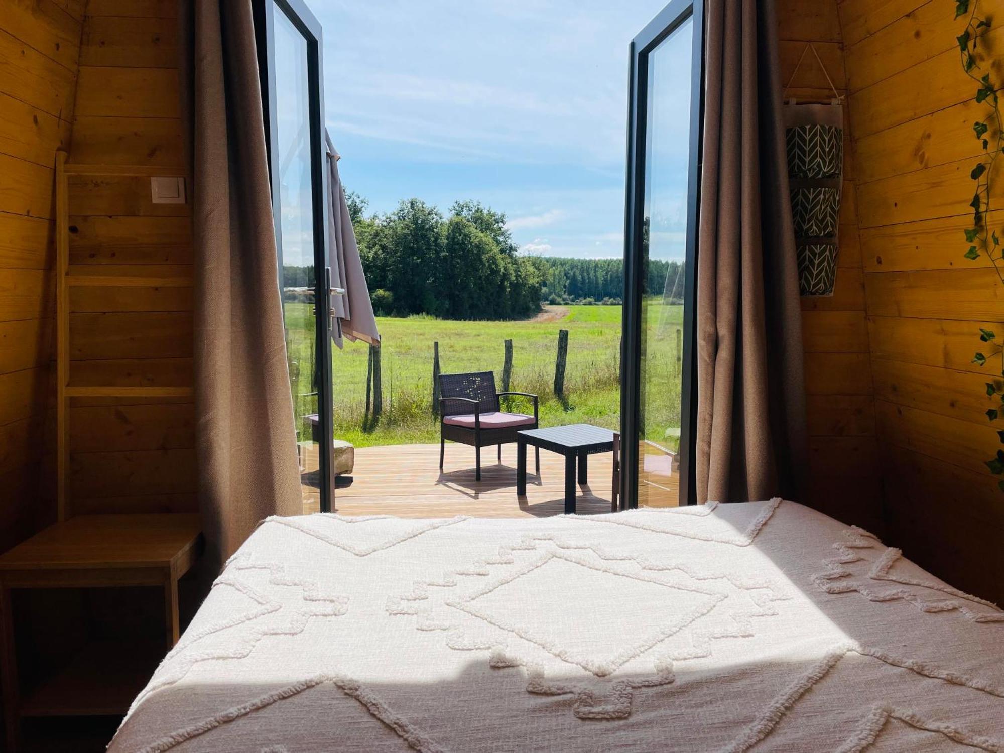 Logement Insolite : La Ruche Verte Monts-sur-Guesnes エクステリア 写真
