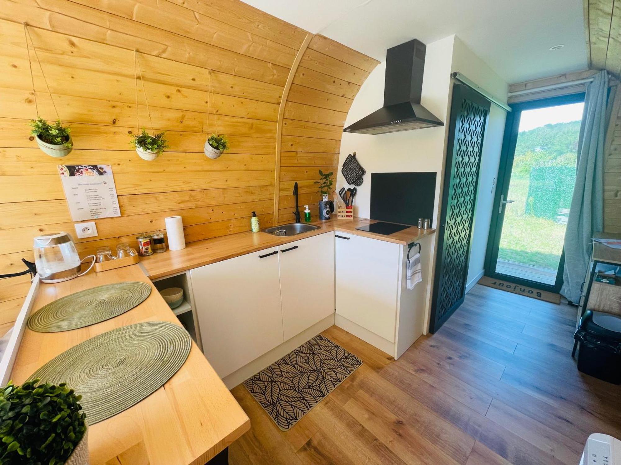 Logement Insolite : La Ruche Verte Monts-sur-Guesnes エクステリア 写真