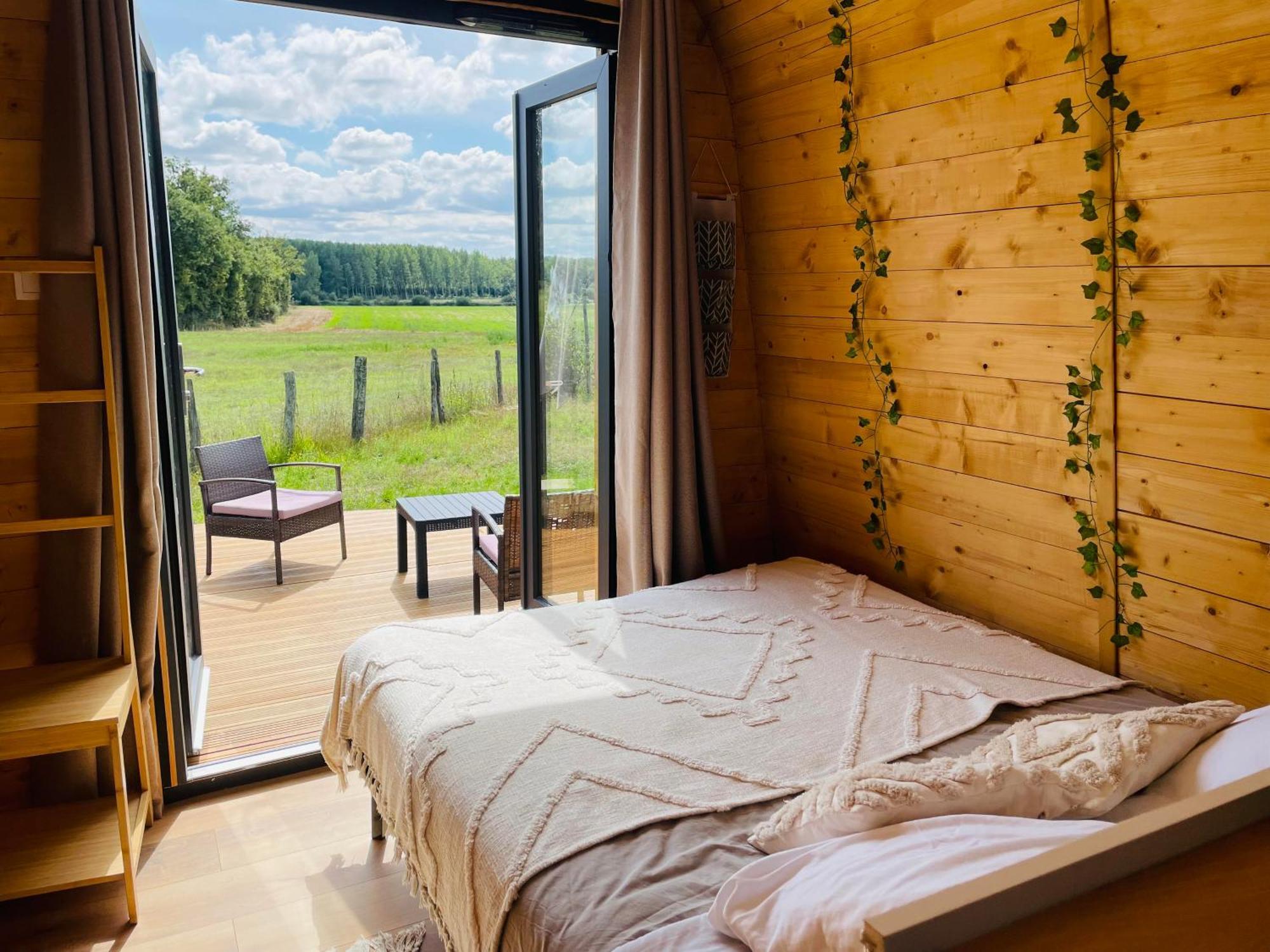 Logement Insolite : La Ruche Verte Monts-sur-Guesnes エクステリア 写真